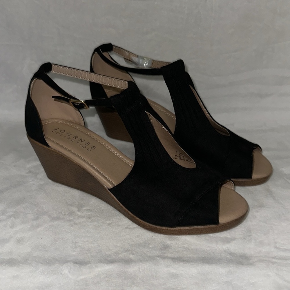 Journee Collection Women's Black Wedge Sandals